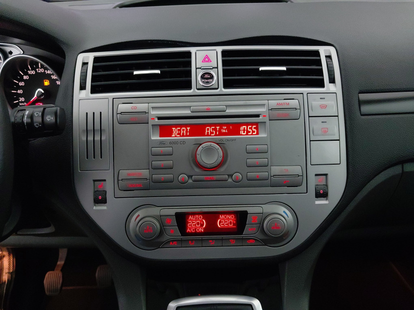 Ford Kuga, 2012