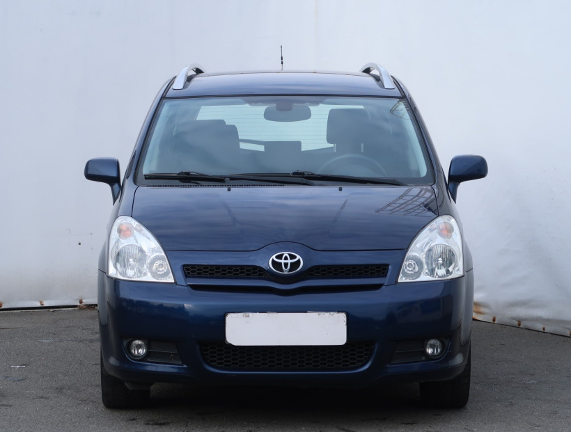 Toyota Corolla Verso, 2004
