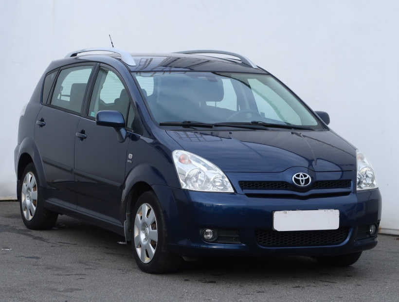Toyota Corolla Verso, 2004
