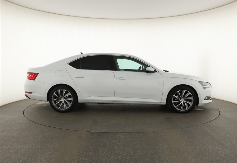 Škoda Superb, 2017