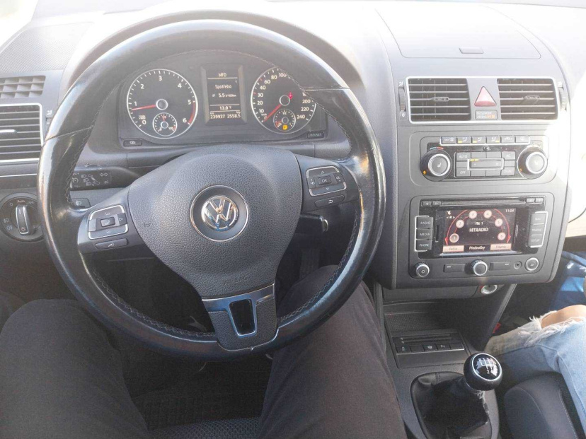 Volkswagen Touran, 2011
