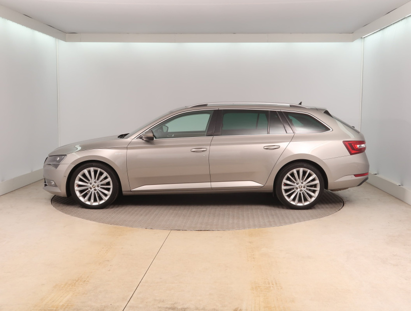 Škoda Superb, 2017
