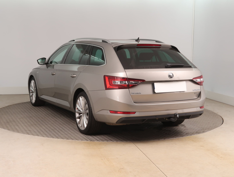 Škoda Superb, 2017