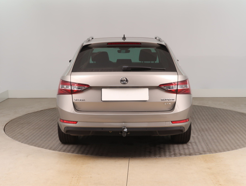 Škoda Superb, 2017