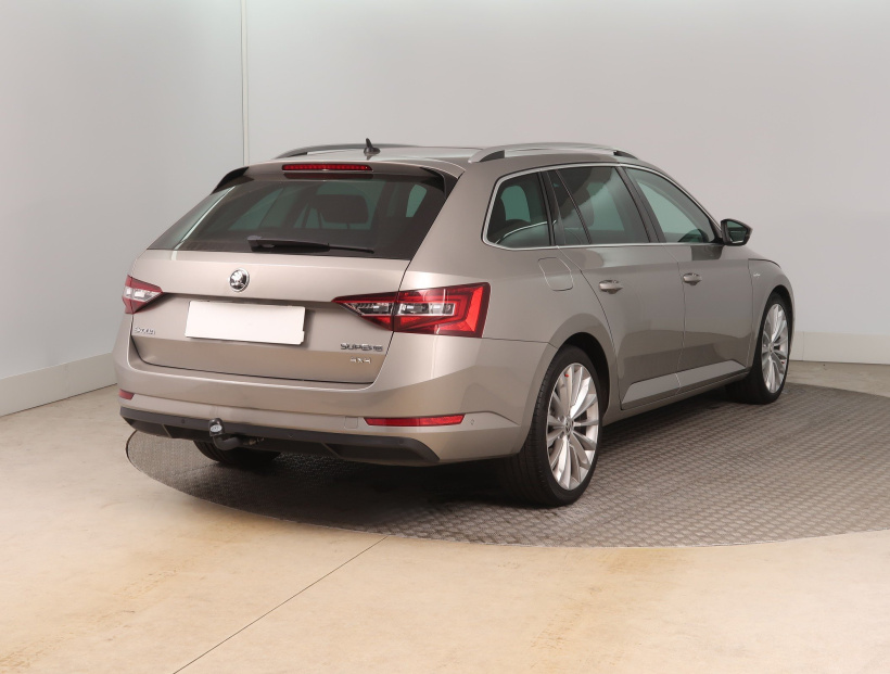 Škoda Superb, 2017