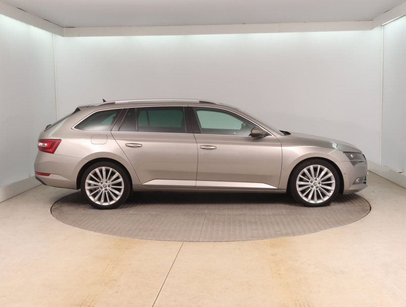 Škoda Superb, 2017
