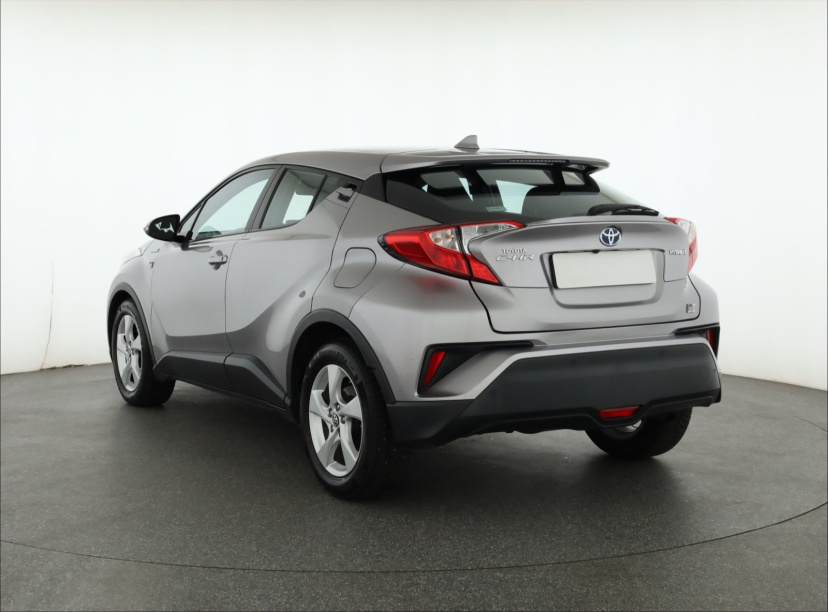 Toyota C-HR, 2017