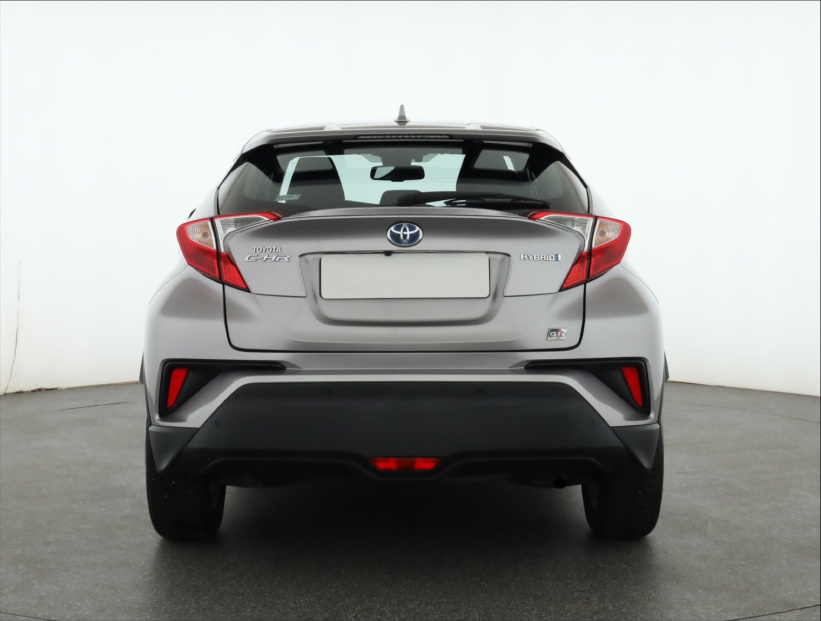 Toyota C-HR, 2017