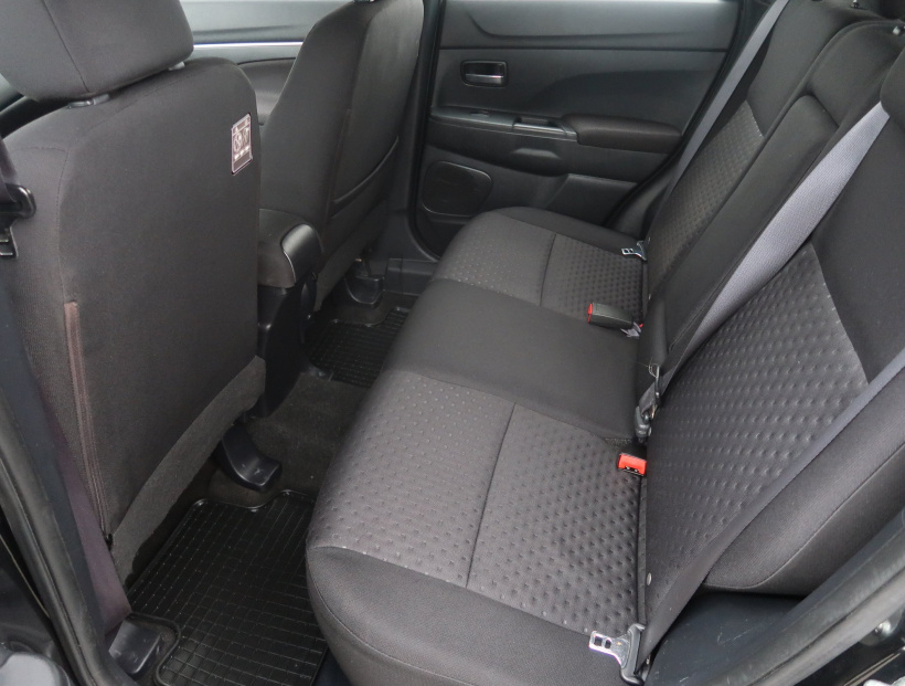 Mitsubishi ASX, 2011