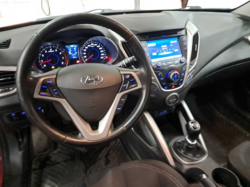 Hyundai Veloster, 2012