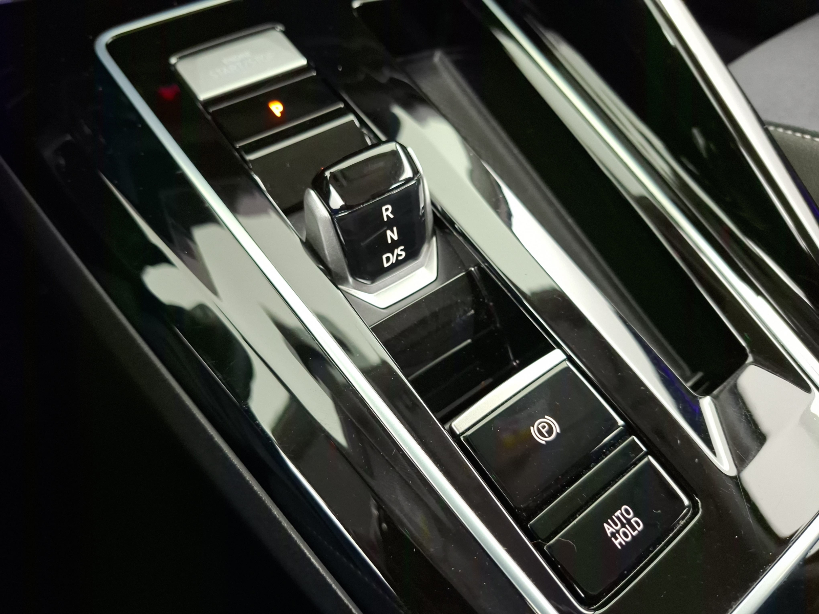 Volkswagen Golf - 2024