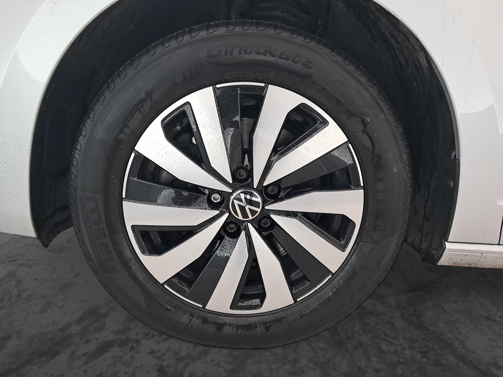 Volkswagen Touran - 2023