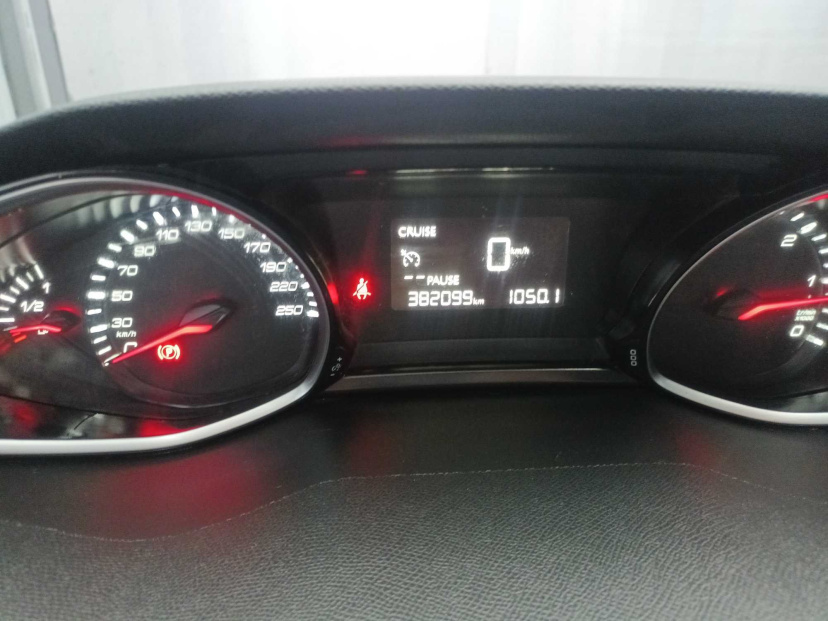 Peugeot 308, 2015