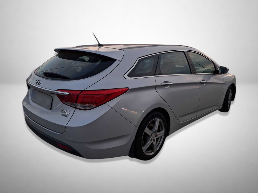 Hyundai i40, 2011