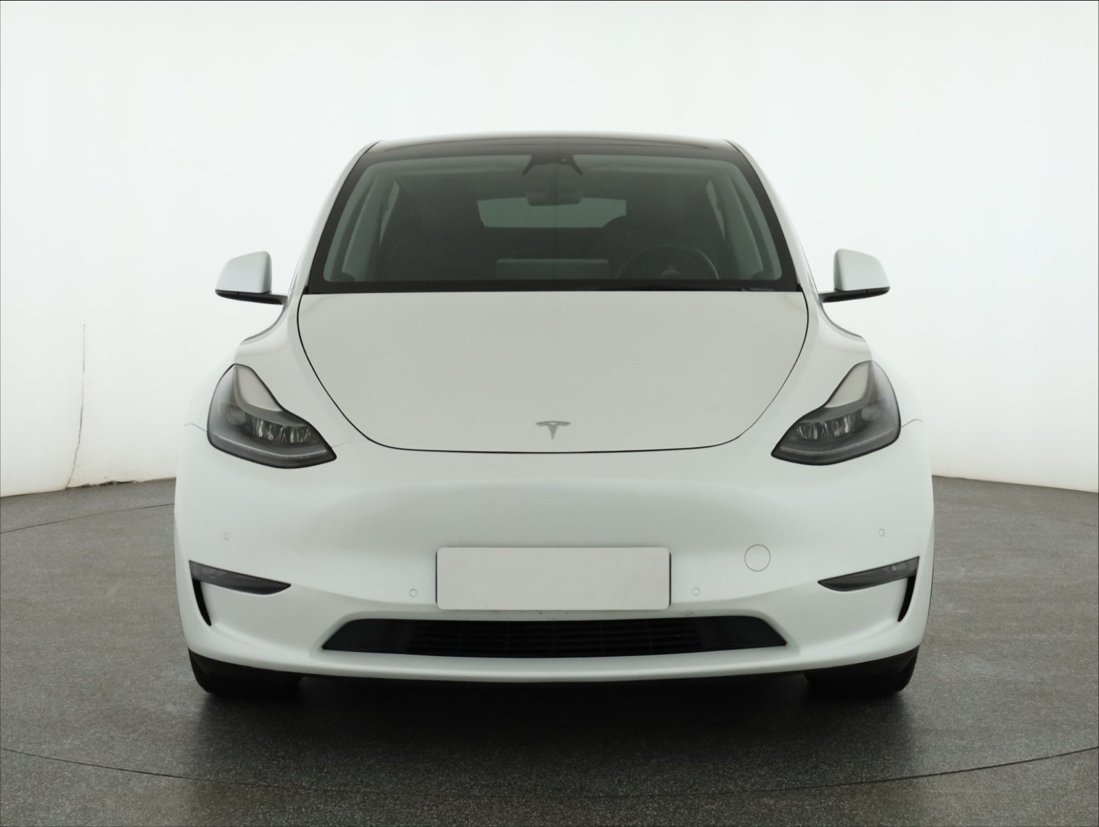 Tesla Model Y Long Range AWD – fotografie 2