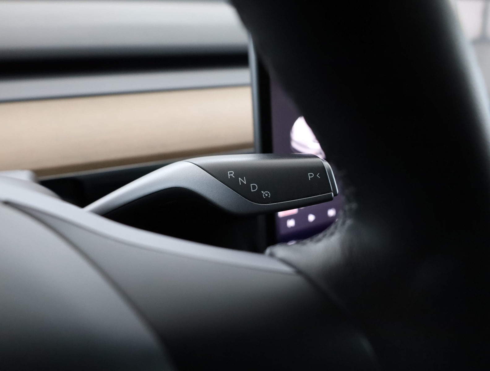 Tesla Model Y Long Range AWD – fotografie 19